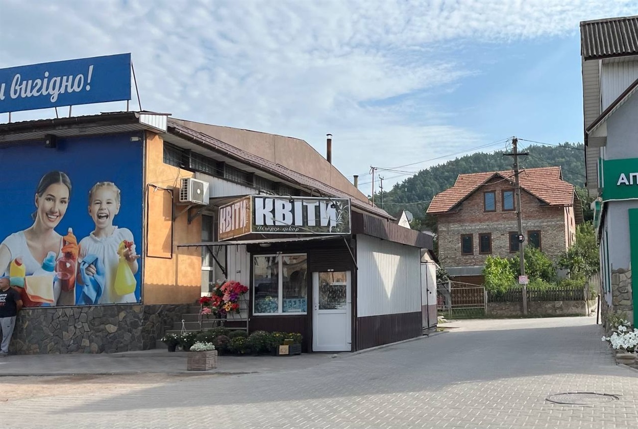 Частина дороги, що веде до «Нової Пошти», була відремонтована спільно з підприємцями 