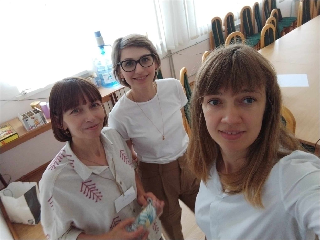 На фото:
Цицюра Неля -ідейна натхненниця Екохабу,
Галаган Оксана - засновниця Екохабу,
Дух Ольга - модератор Екохабу